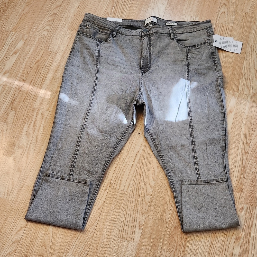 Torrid - Picture 6 of 16